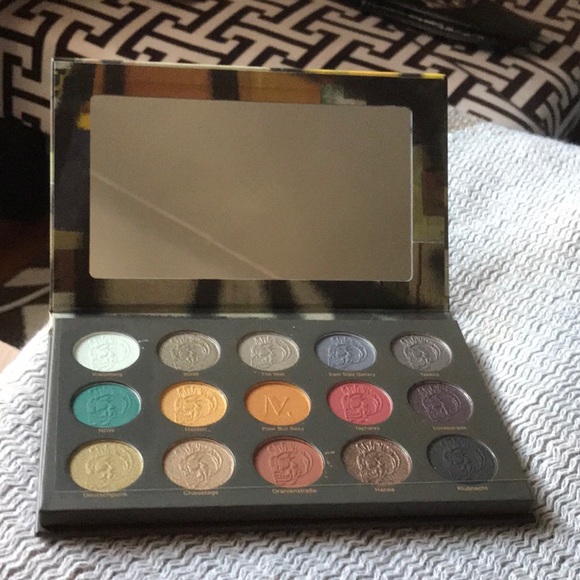 Nomad Other - Nomad Berlin Underground Palette & eyeliner bundle